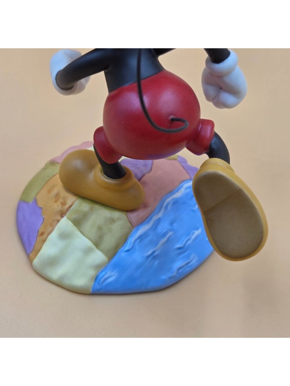 WDCC Millennium Mickey On Top of the World Thru Mirror Figurine Cloisonné Pin - Picture 11 of 13